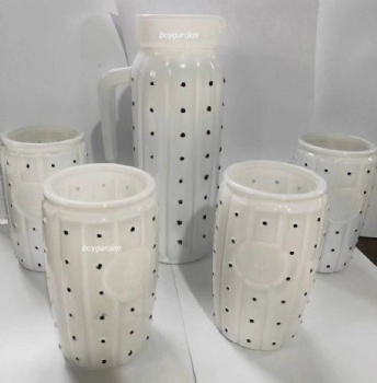 jug and cups set B02160109