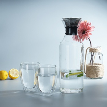  glass pitcher metal lidB05230005	