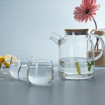  glass pitcher with bamboo lidB05230001	